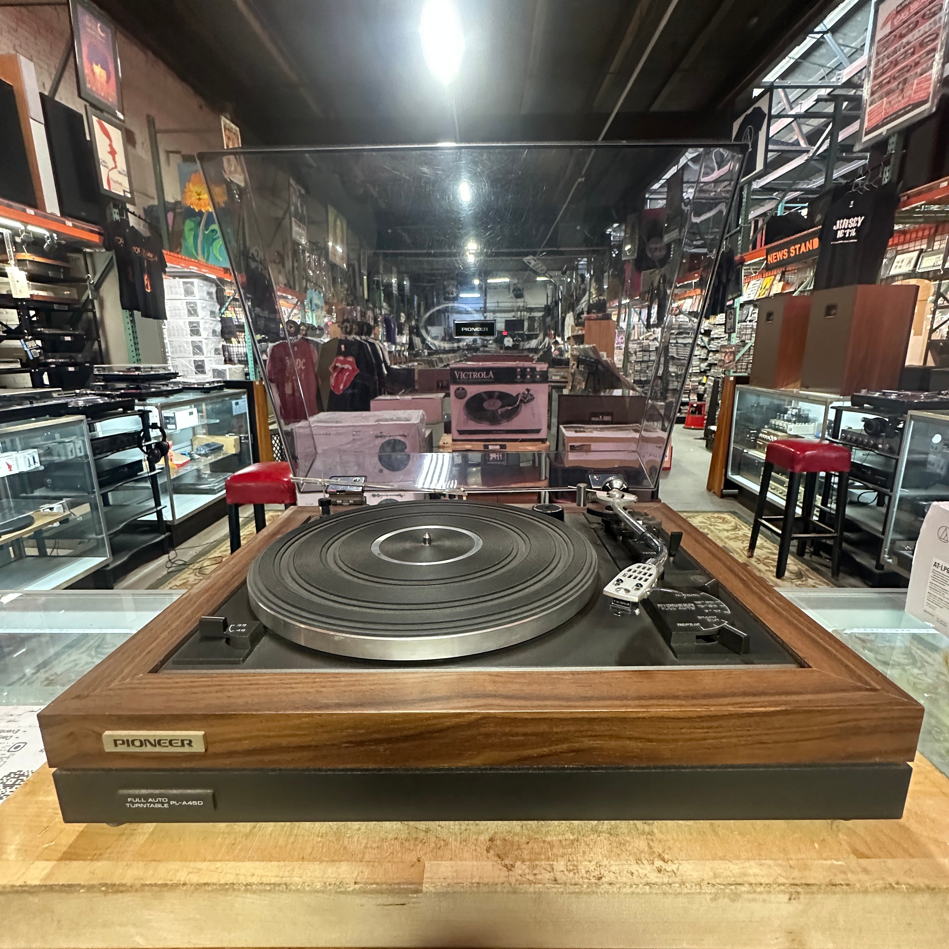 Pioneer PL-A45D Fully Automatic Turntable included V 15 IV Shure Cartridge