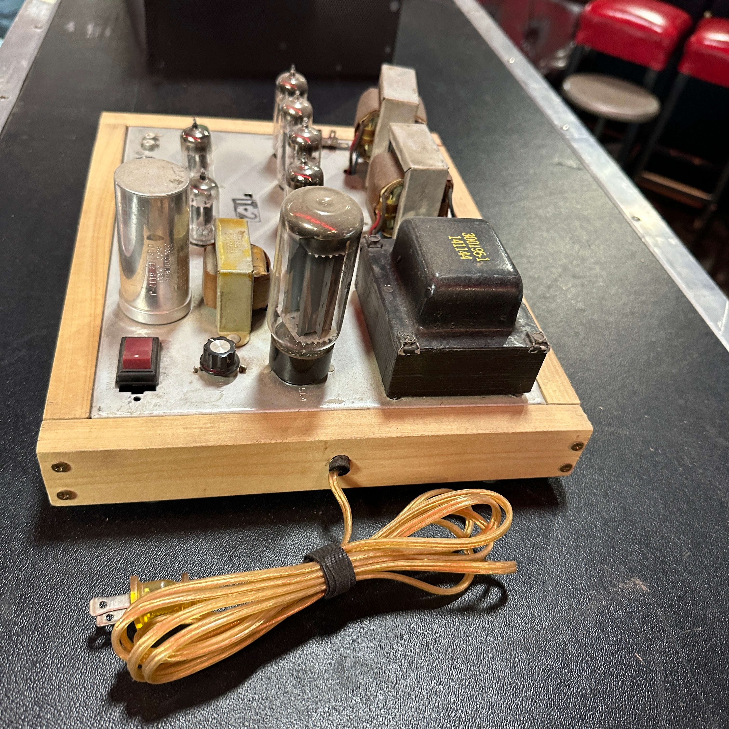 Vintage Magnavox 9302-00 Stereo Tube Amplifier Chassis - 6BQ5 EL84