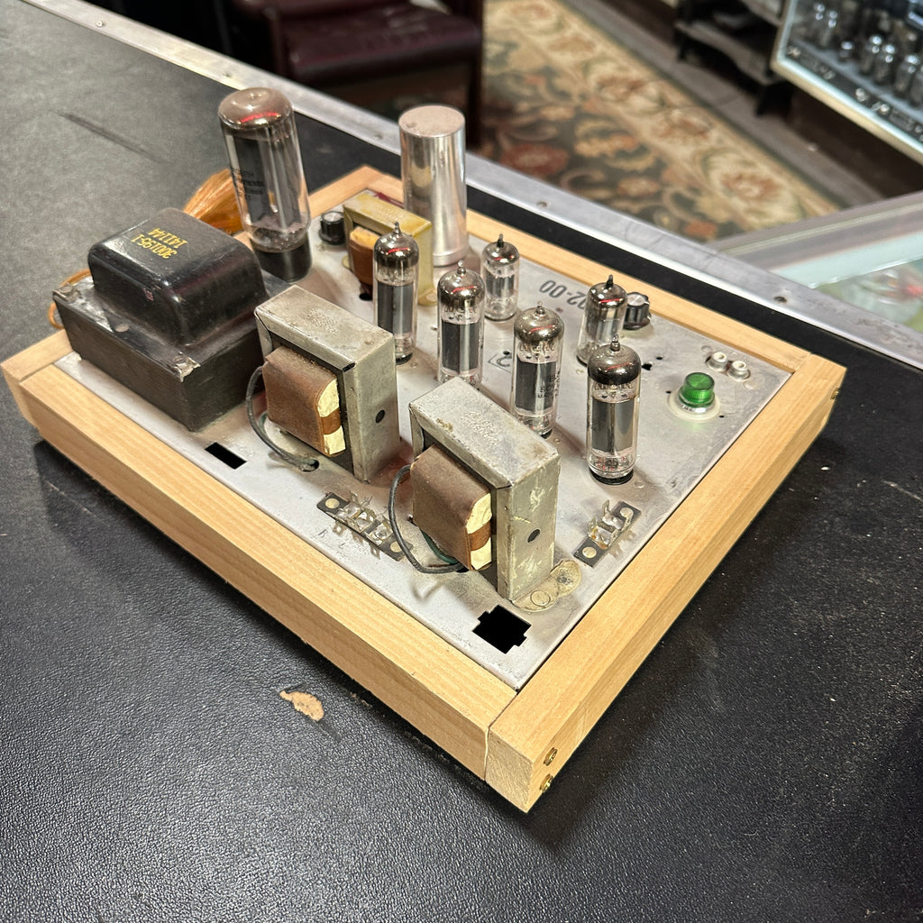 Vintage Magnavox 9302-00 Stereo Tube Amplifier Chassis - 6BQ5 EL84