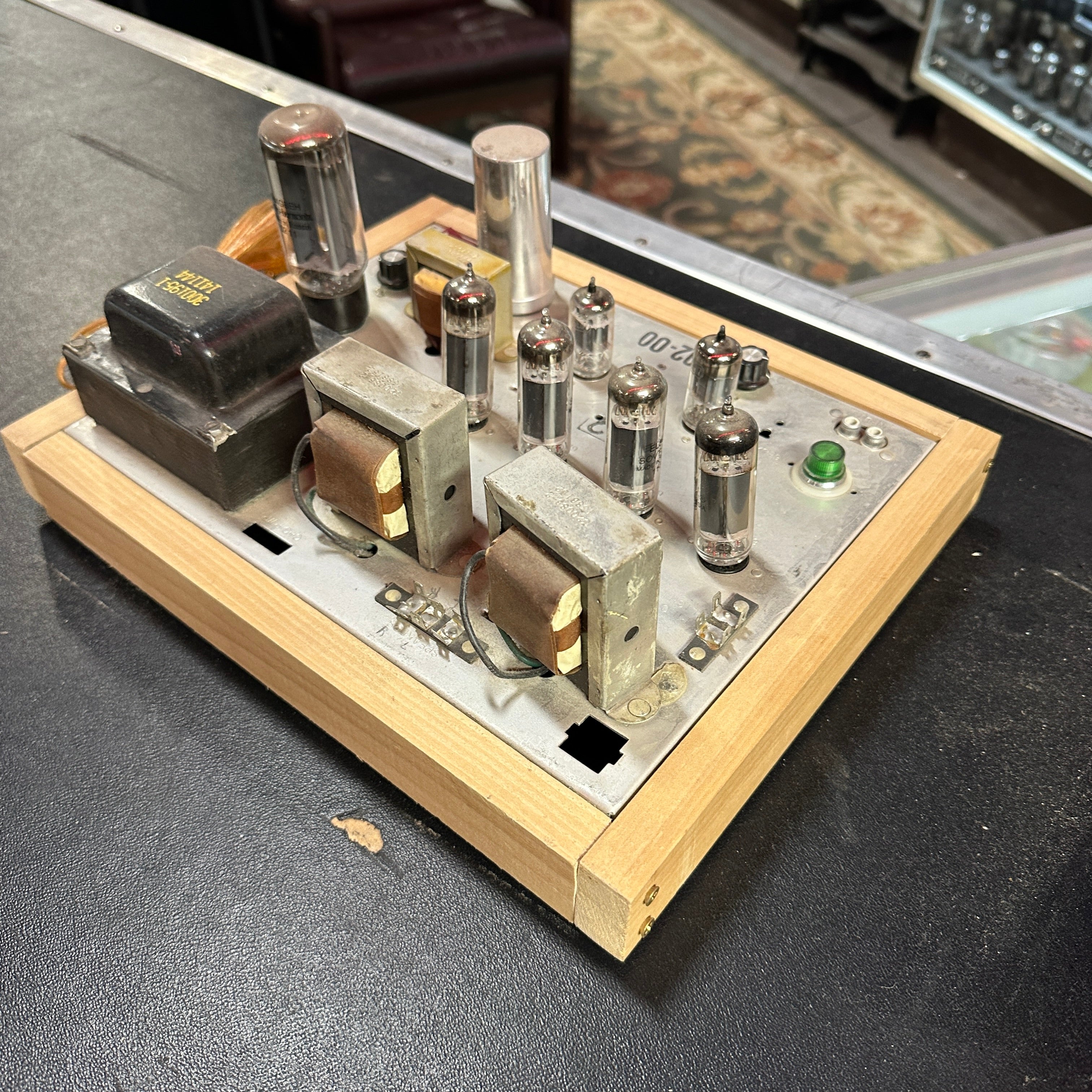 Vintage Magnavox 9302-00 Stereo Tube Amplifier Chassis - 6BQ5 EL84