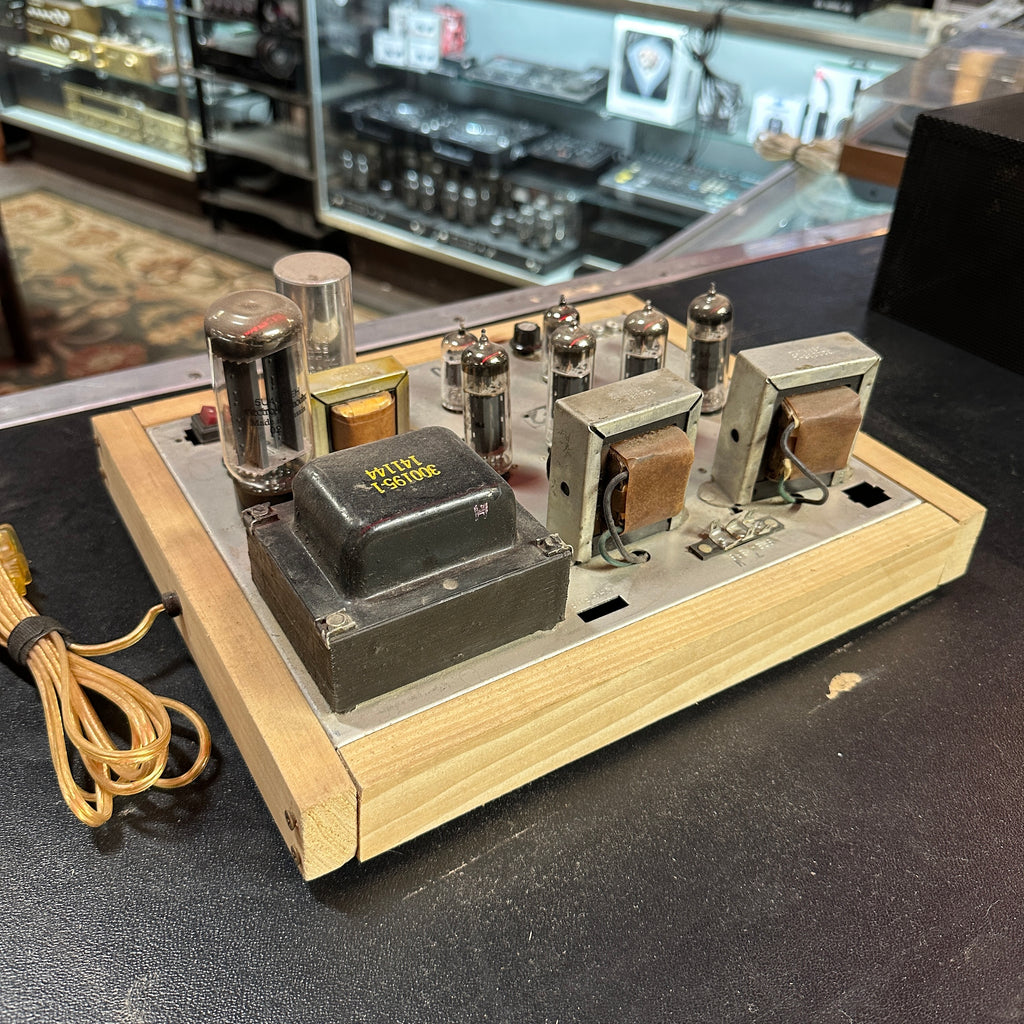 Vintage Magnavox 9302-00 Stereo Tube Amplifier Chassis - 6BQ5 EL84
