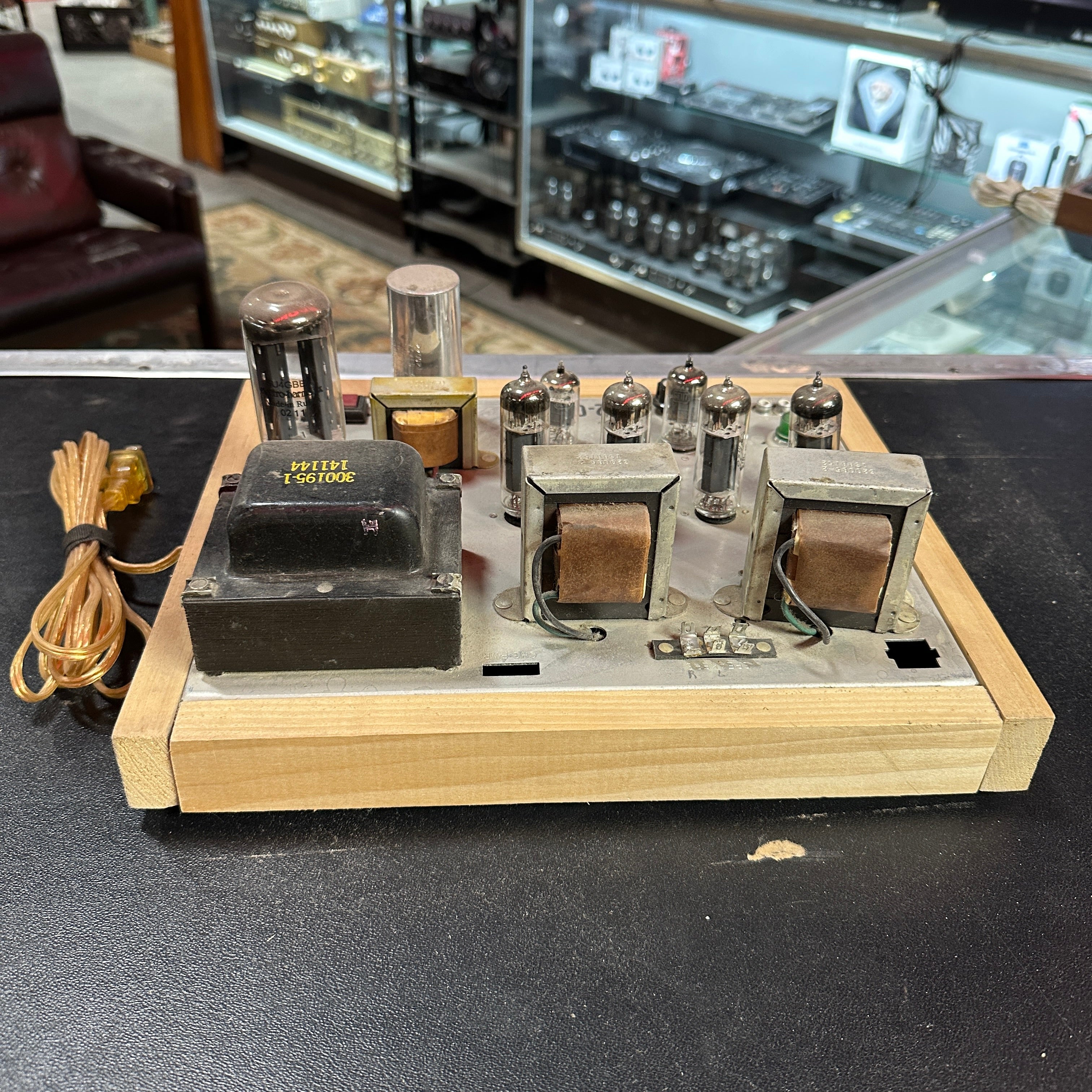 Vintage Magnavox 9302-00 Stereo Tube Amplifier Chassis - 6BQ5 EL84