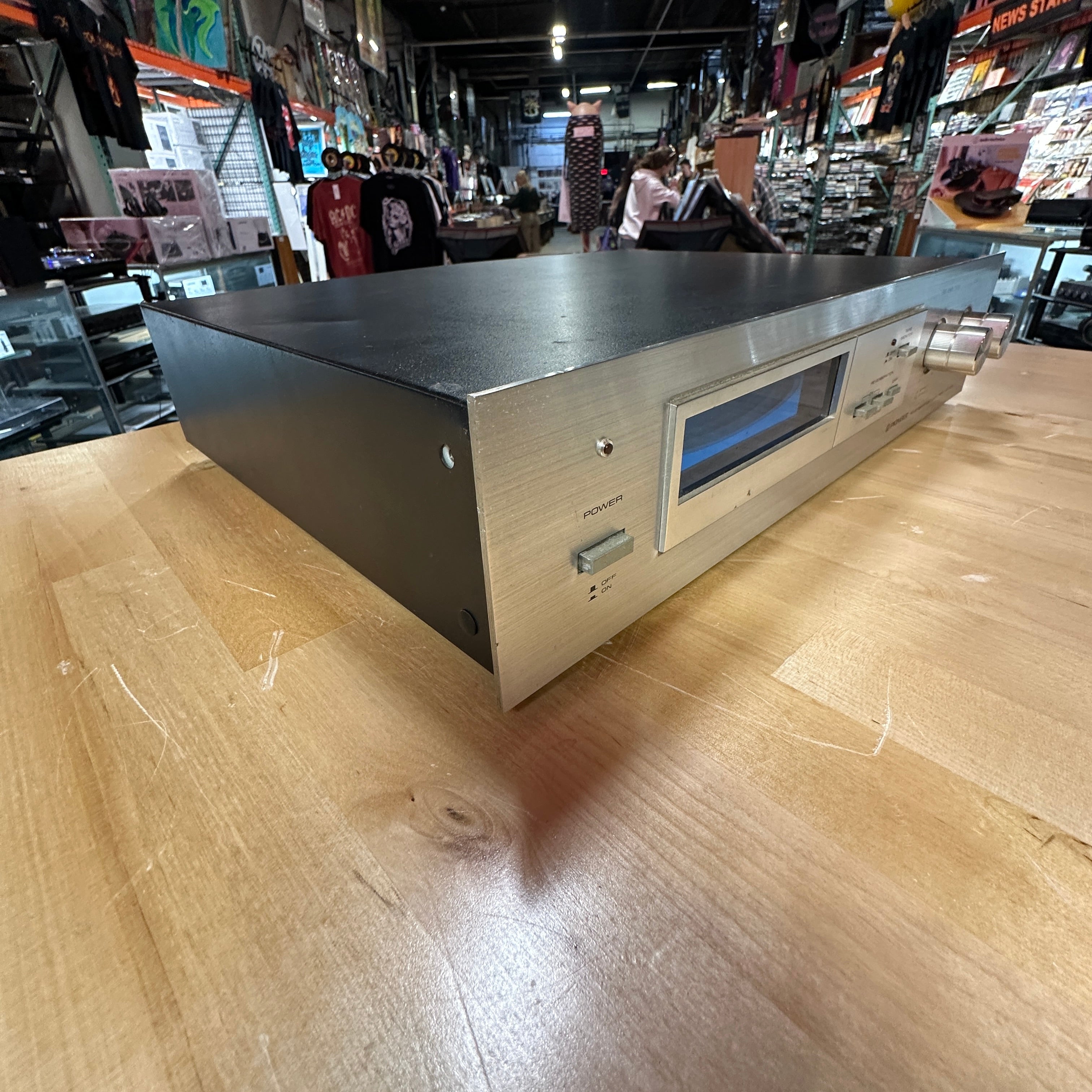 Pioneer SR-303 Reverb Amp with Animated Time Portal Display