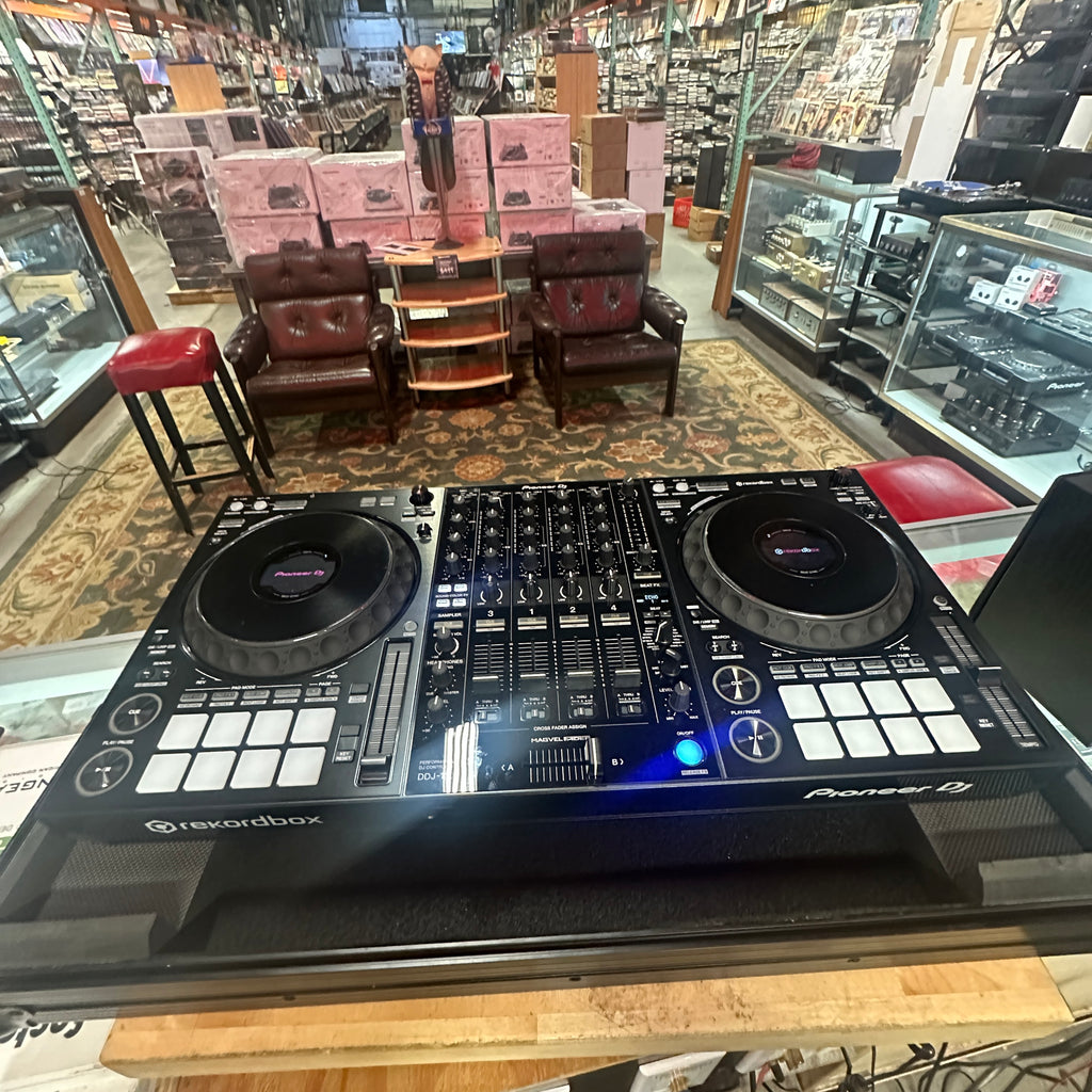 Pioneer DDJ-1000 4-Channel Rekordbox DJ Controller with Odyssey Road Case