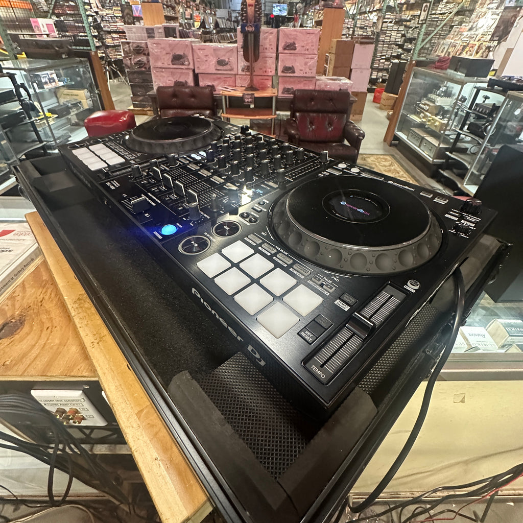 Pioneer DDJ-1000 4-Channel Rekordbox DJ Controller with Odyssey Road Case