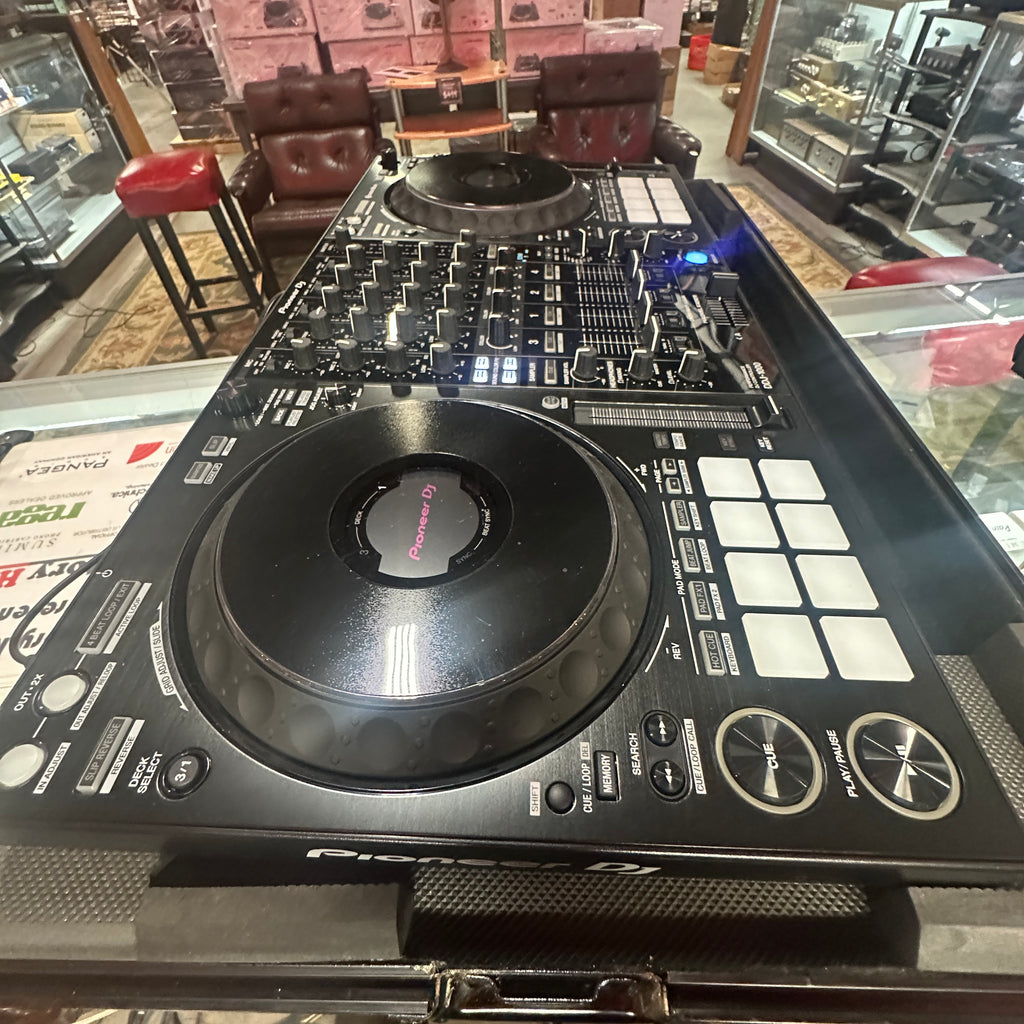 Pioneer DDJ-1000 4-Channel Rekordbox DJ Controller with Odyssey Road Case