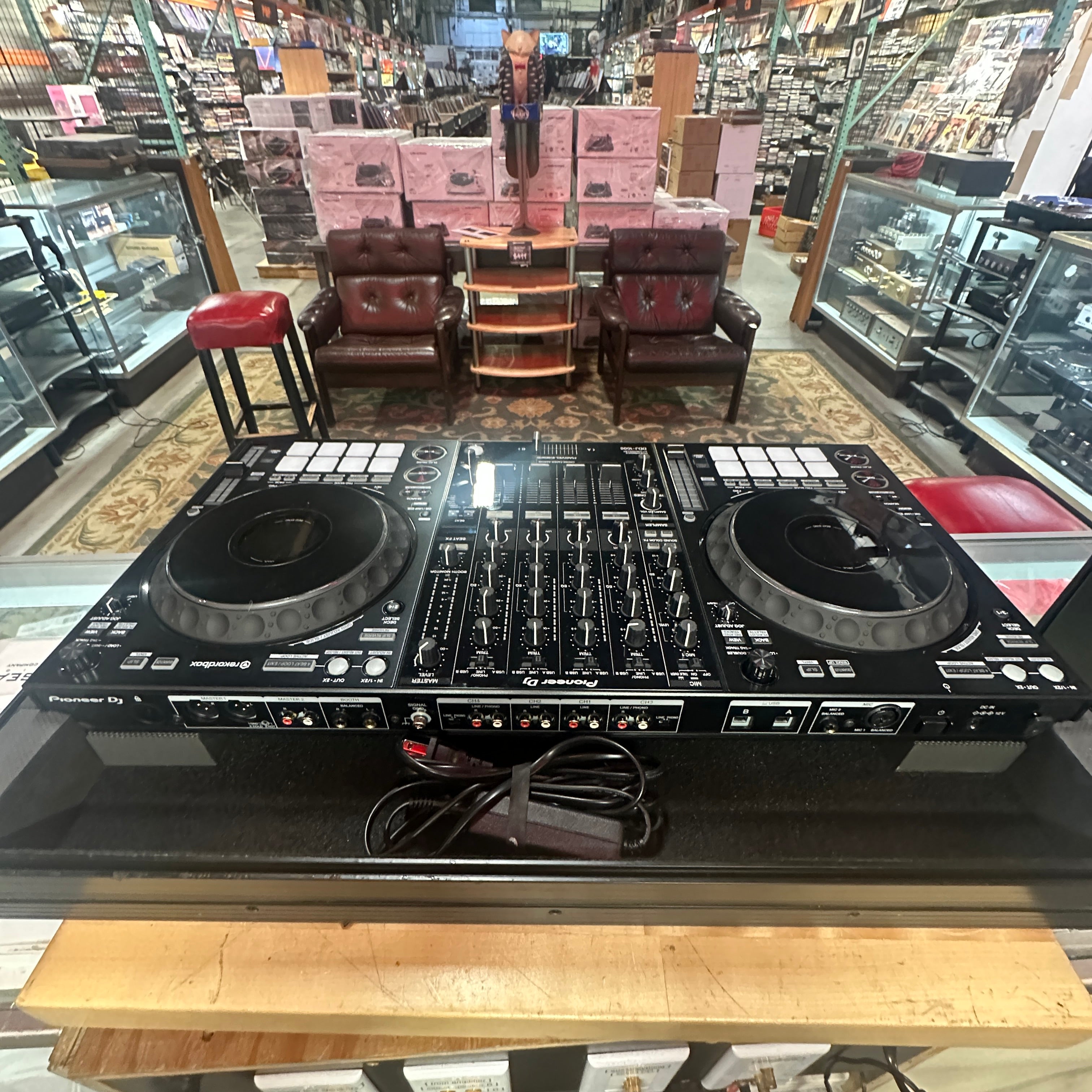 Pioneer DDJ-1000 4-Channel Rekordbox DJ Controller with Odyssey Road Case