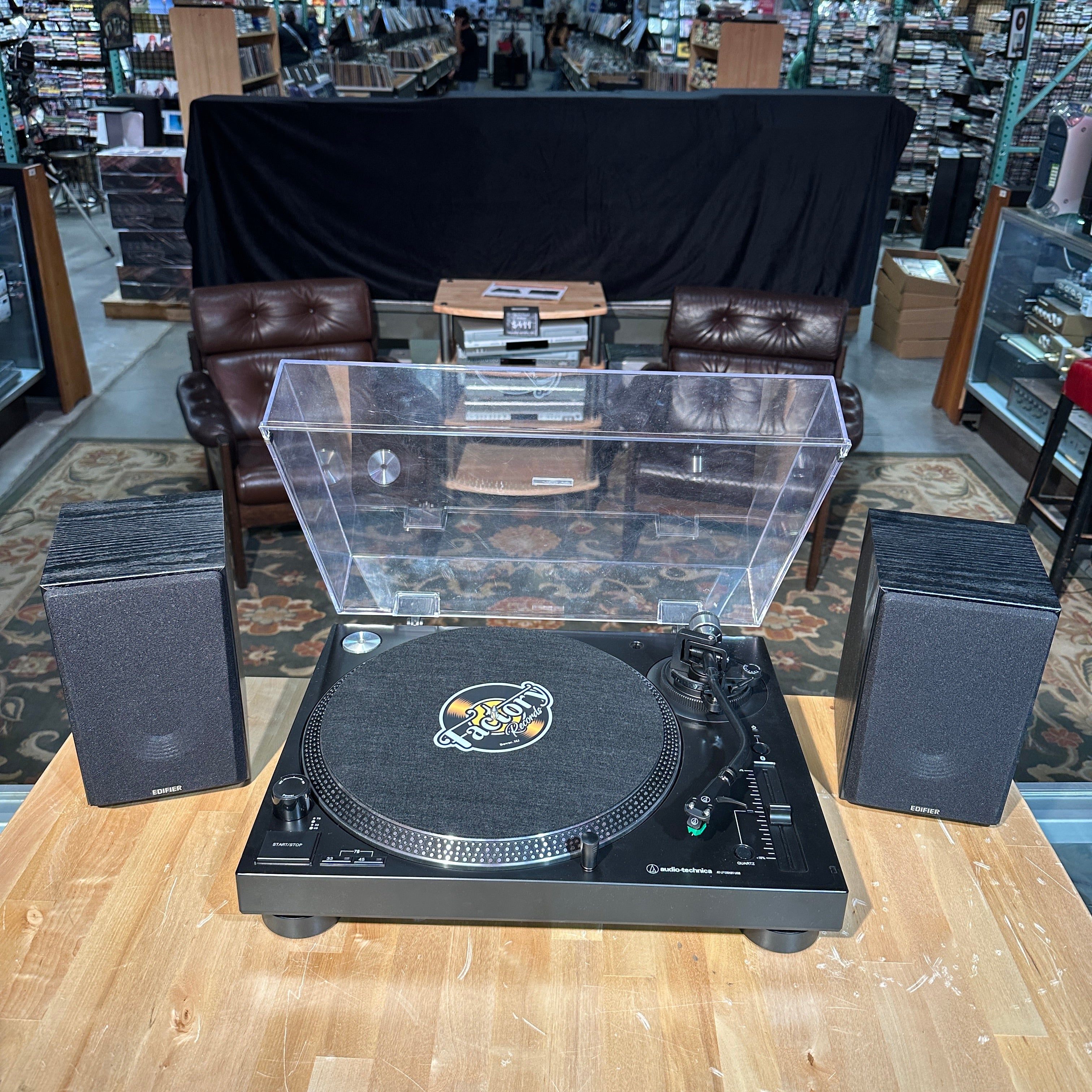 New - Audio Technica AT-LP120XUSB Direct-Drive Turntable (Analog & USB)