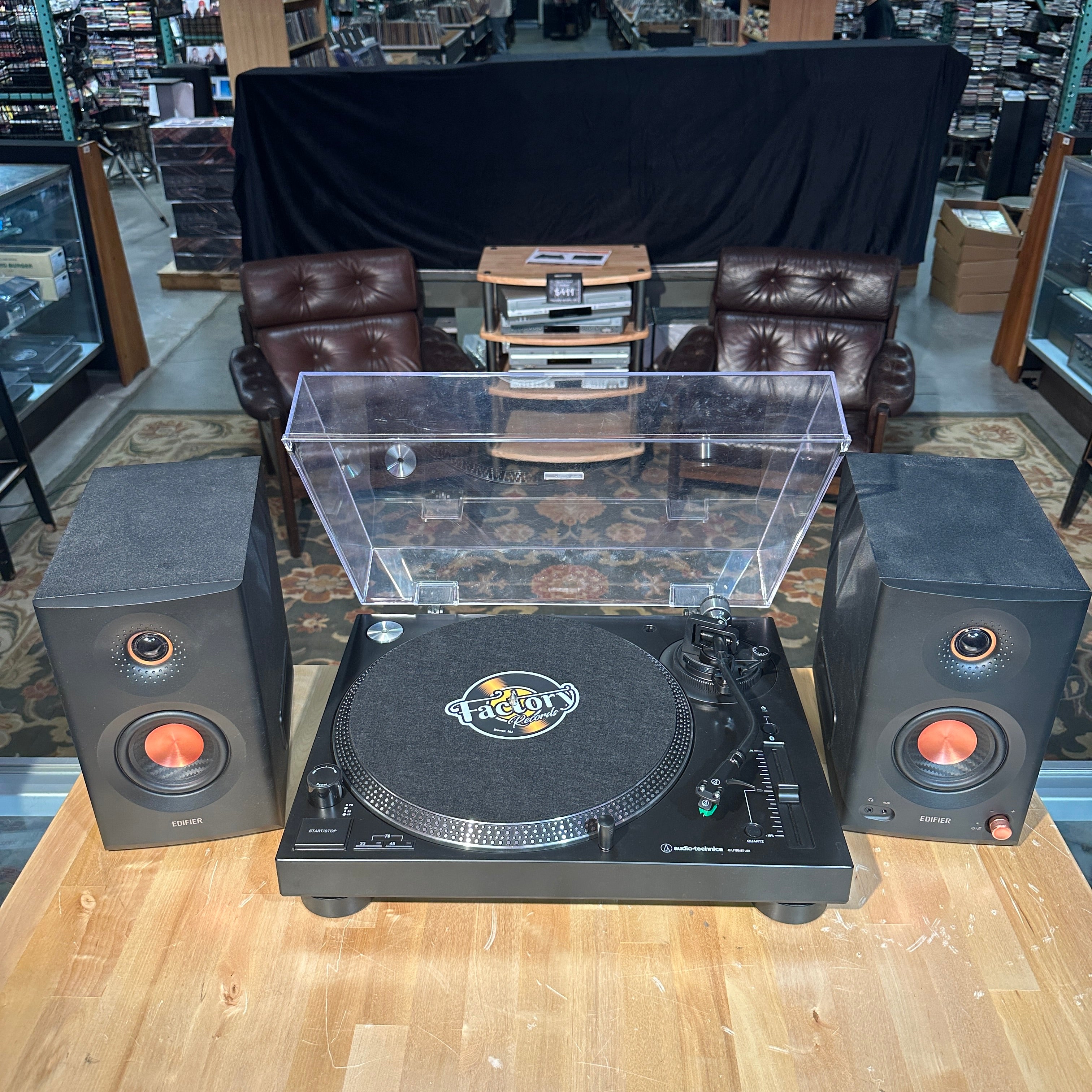 New - Audio Technica AT-LP120XUSB Direct-Drive Turntable (Analog & USB)