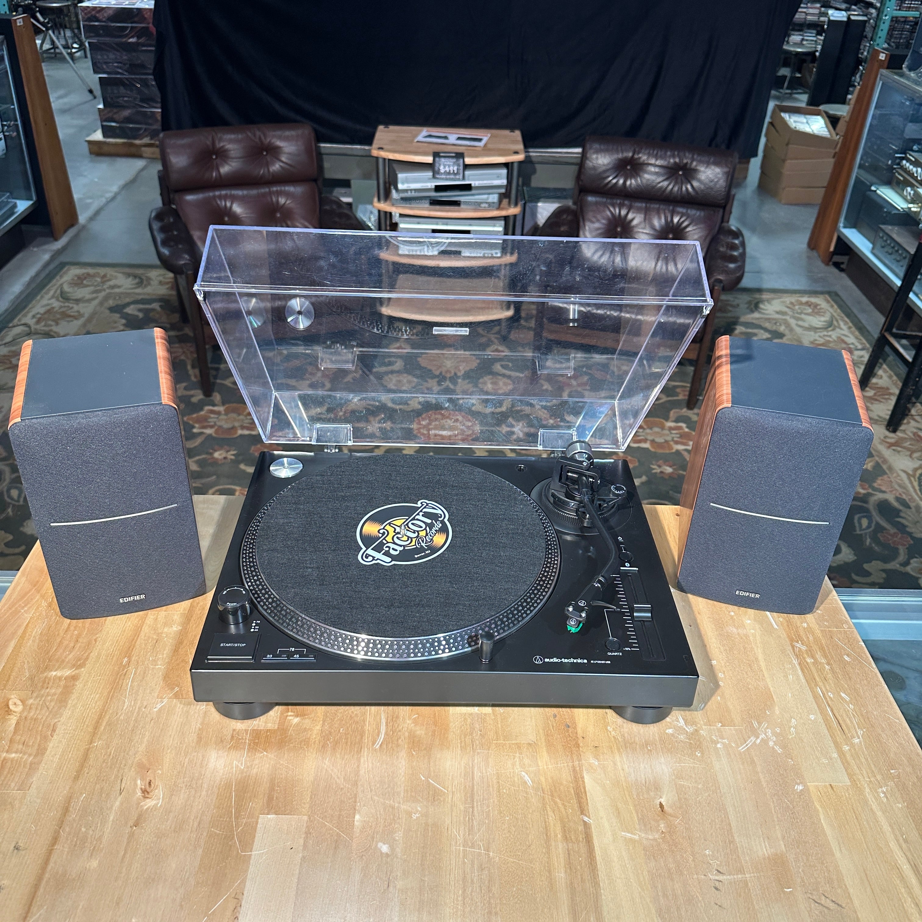 New - Audio Technica AT-LP120XUSB Direct-Drive Turntable (Analog & USB)