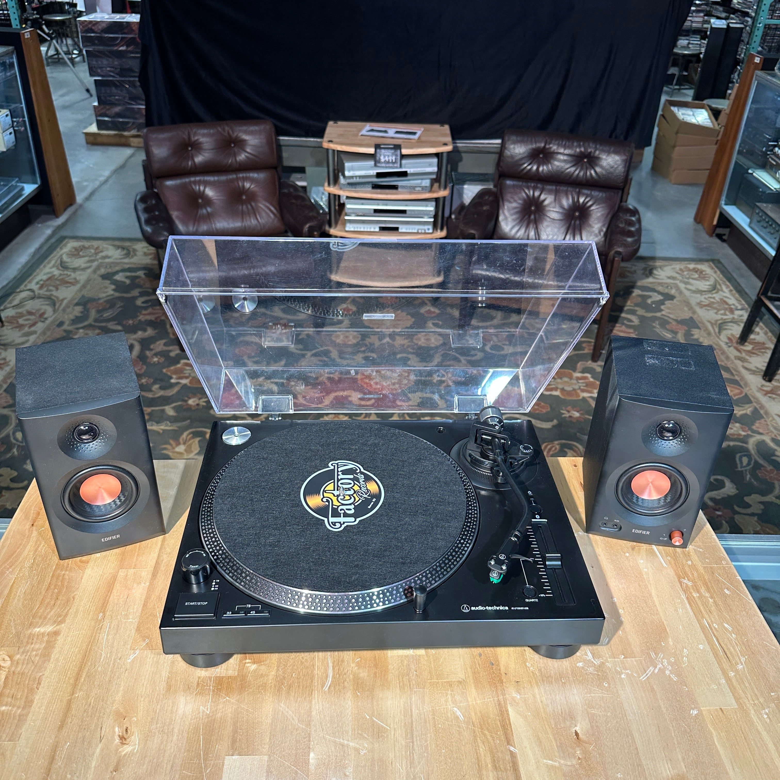 New - Audio Technica AT-LP120XUSB Direct-Drive Turntable (Analog & USB)