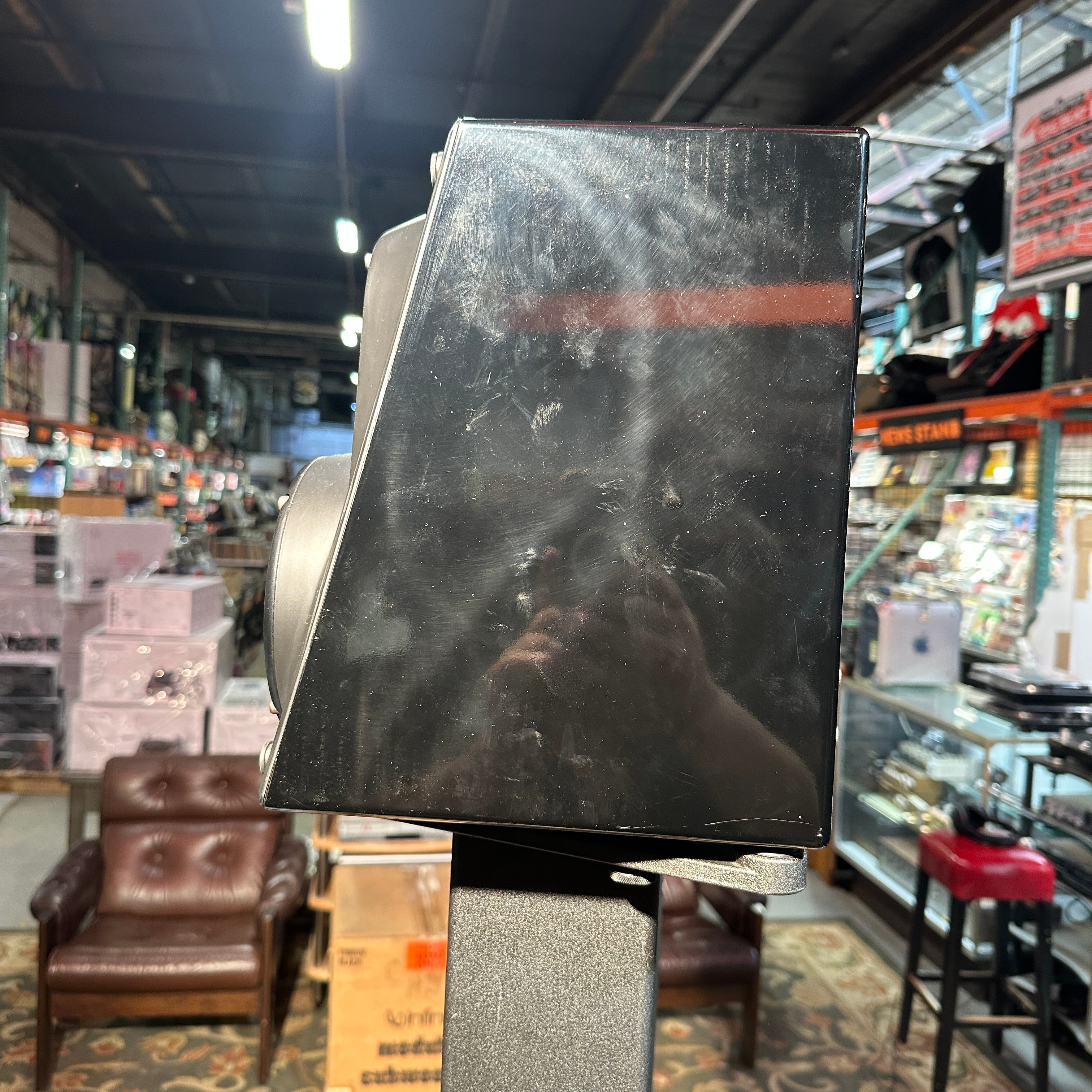 Pre-Owned Pair of Piano Black Infinity Modulus Bookshelf Speaker, Modulus Servo Powered Subwoofer, Control Unit, and Dedicated Stands