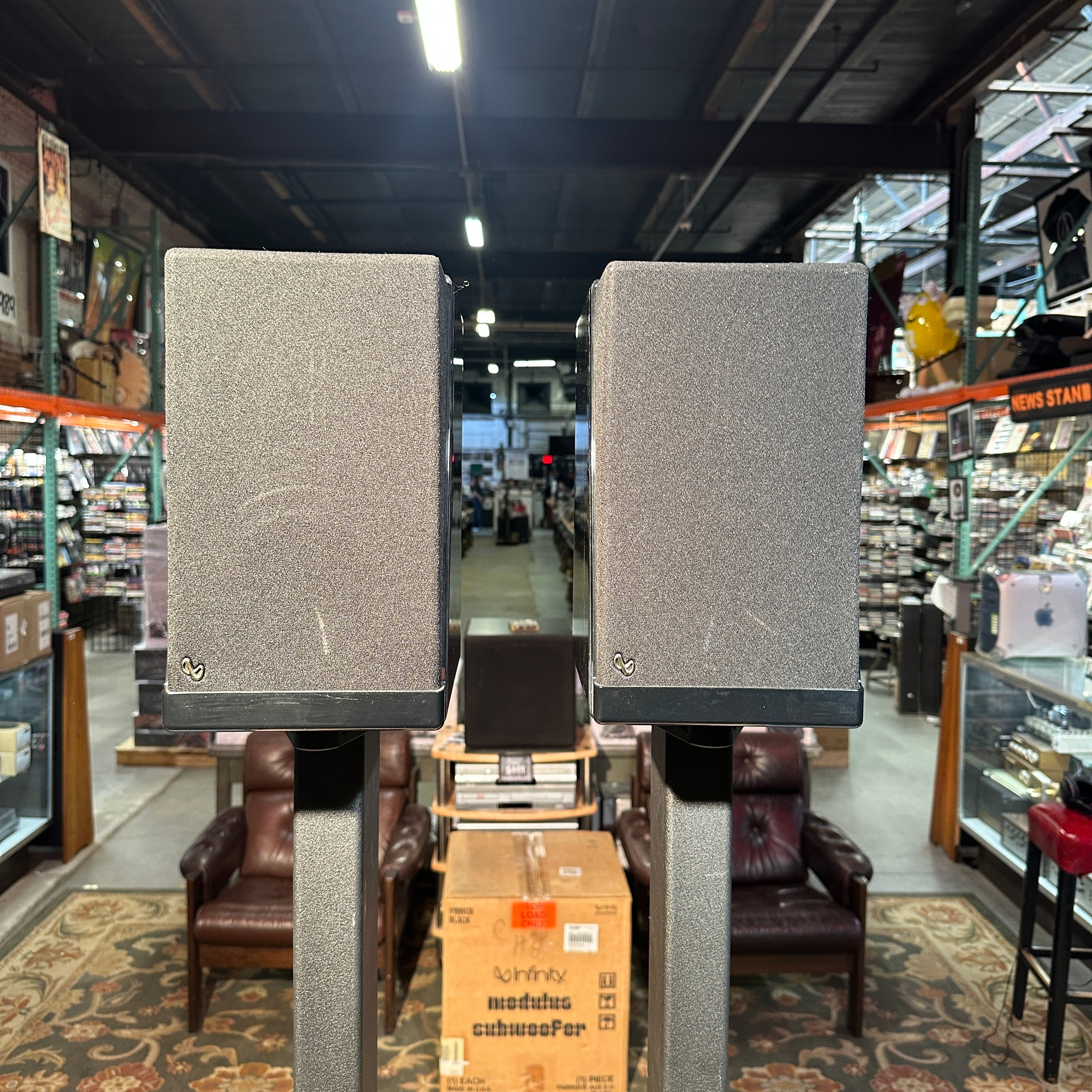 Pre-Owned Pair of Piano Black Infinity Modulus Bookshelf Speaker, Modulus Servo Powered Subwoofer, Control Unit, and Dedicated Stands