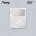 the album cover for ITZY - Motto [Photobook B ver.]