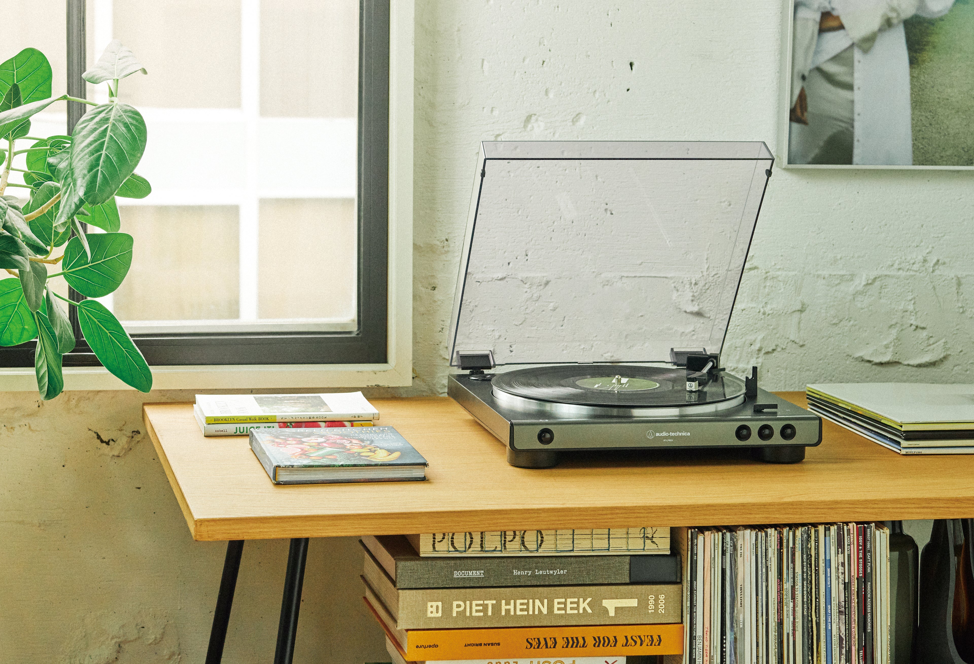 New - Audio Technica AT-LP60X Fully Automatic Belt-Drive Turntable