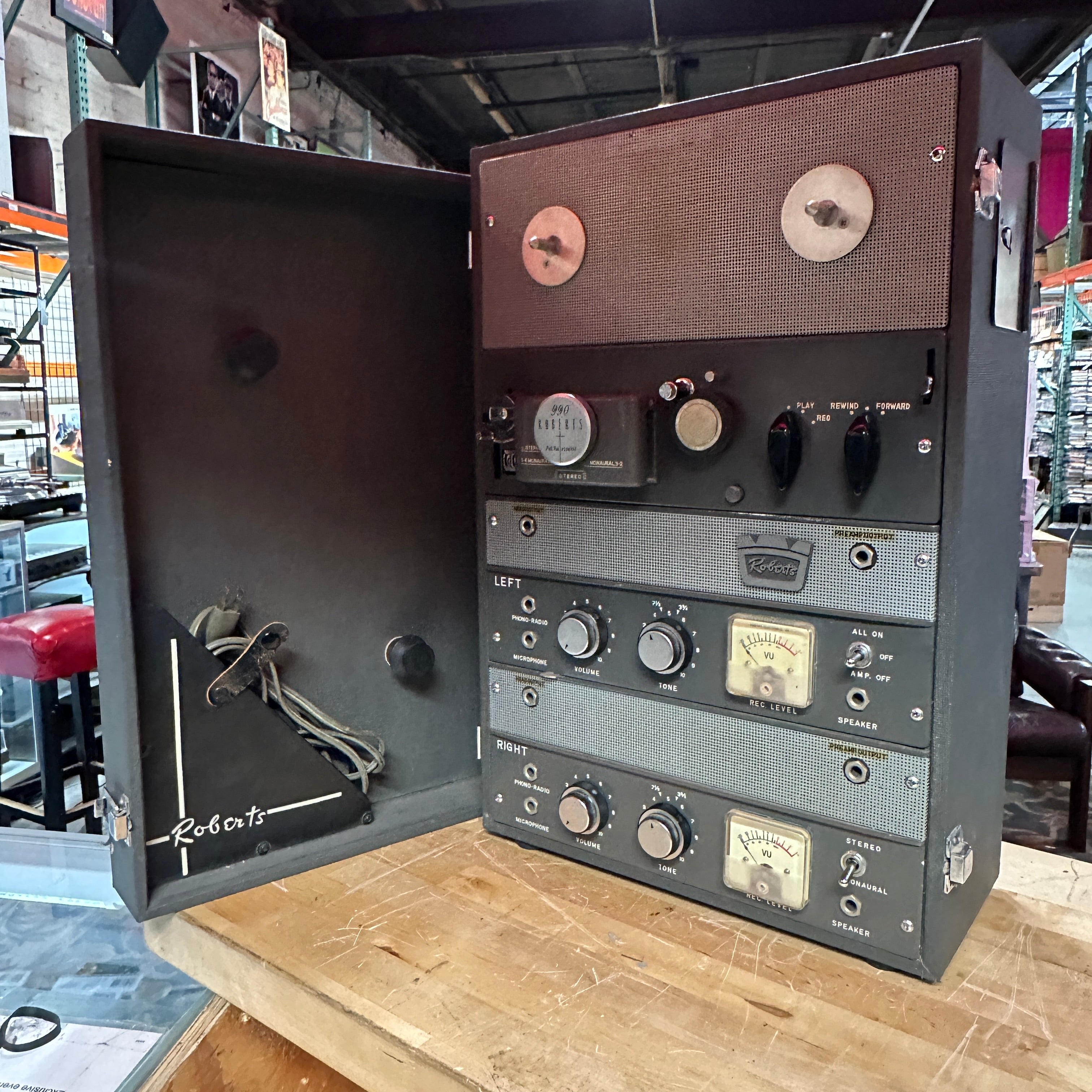 Pre-Owned Roberts 990 Vintage Tube Reel-to-Reel Tape Recorder / Tube Mic Preamp Platform