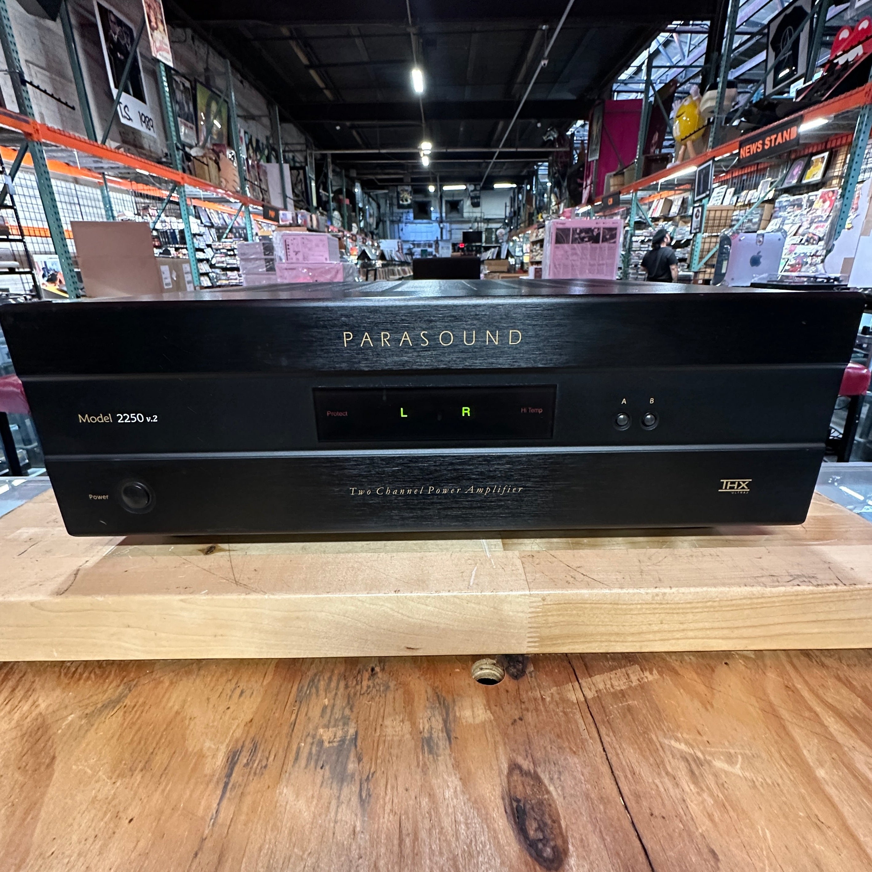 Pre-Owned Parasound NewClassic 2250 v.2 High-Current 2-Channel Power Amplifier