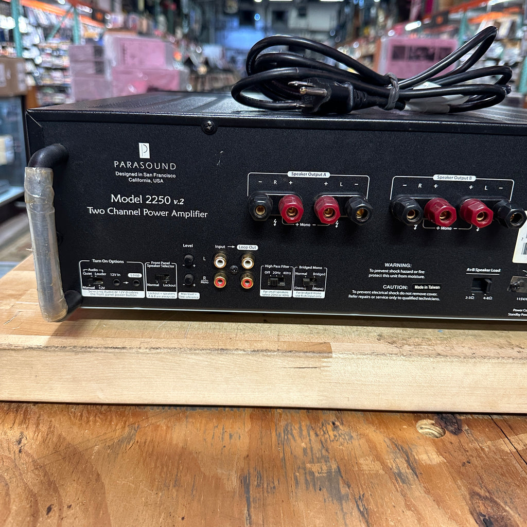 Pre-Owned Parasound NewClassic 2250 v.2 High-Current 2-Channel Power Amplifier