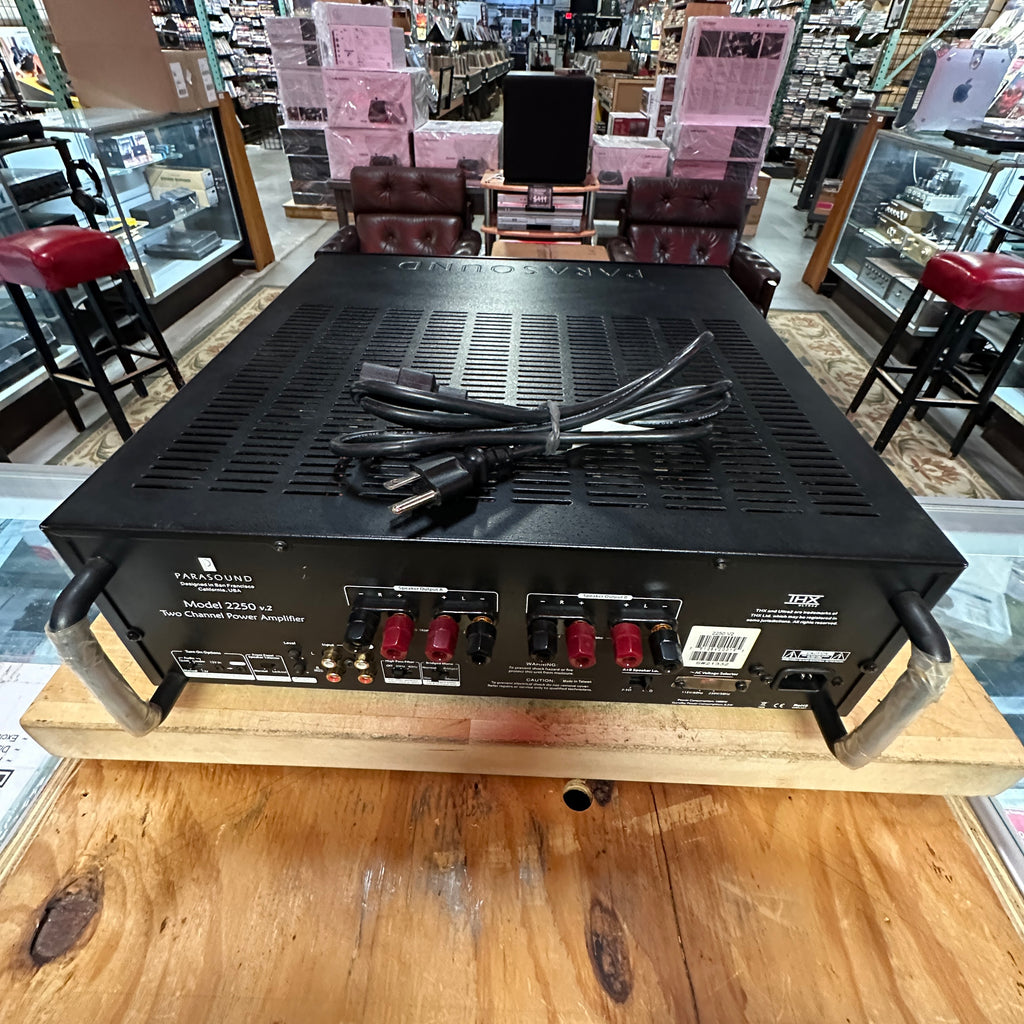 Pre-Owned Parasound NewClassic 2250 v.2 High-Current 2-Channel Power Amplifier