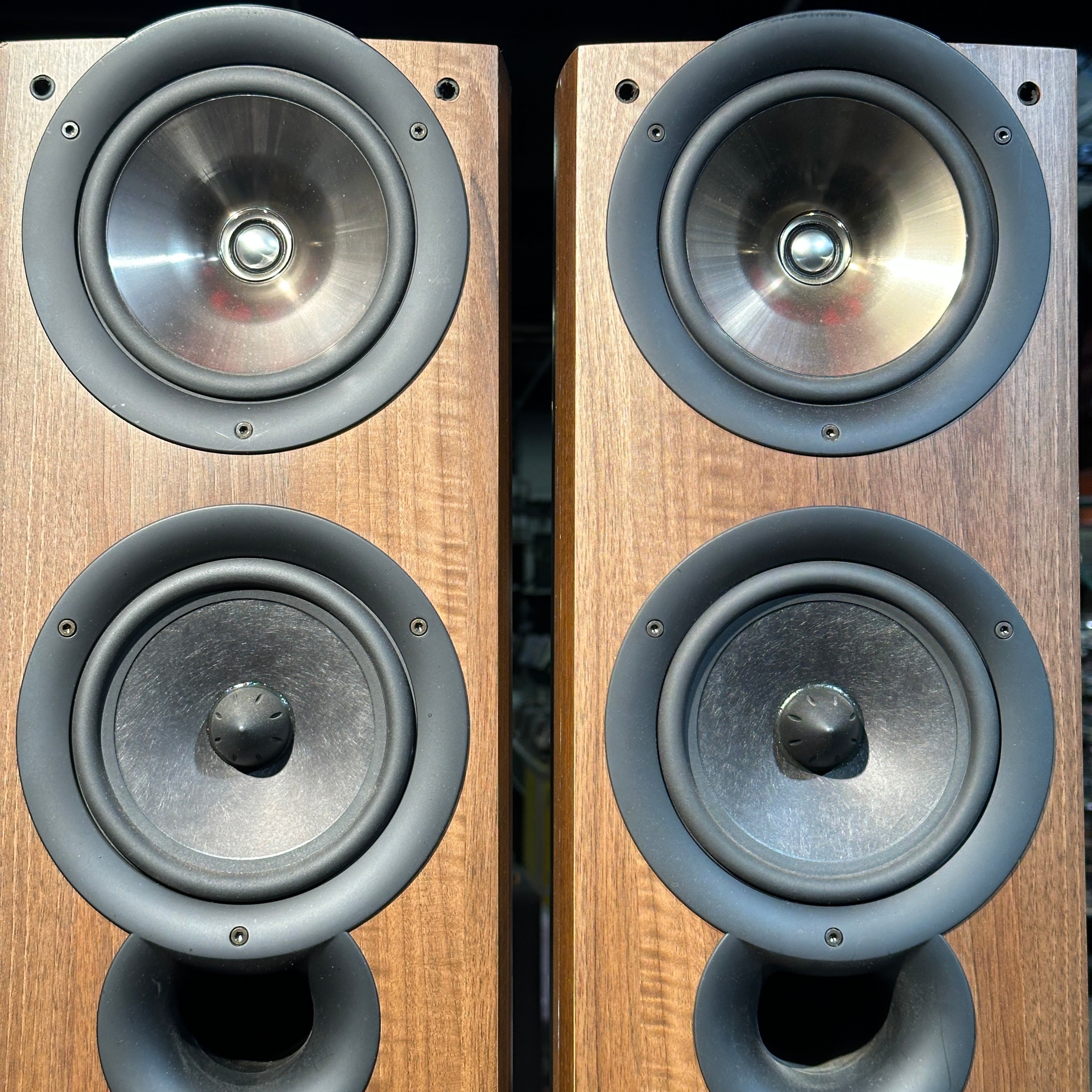 Pre-Owned KEF iQ9 SP3503 Floor Standing Speakers - Audiophile Tower Speakers – Excellent Sound