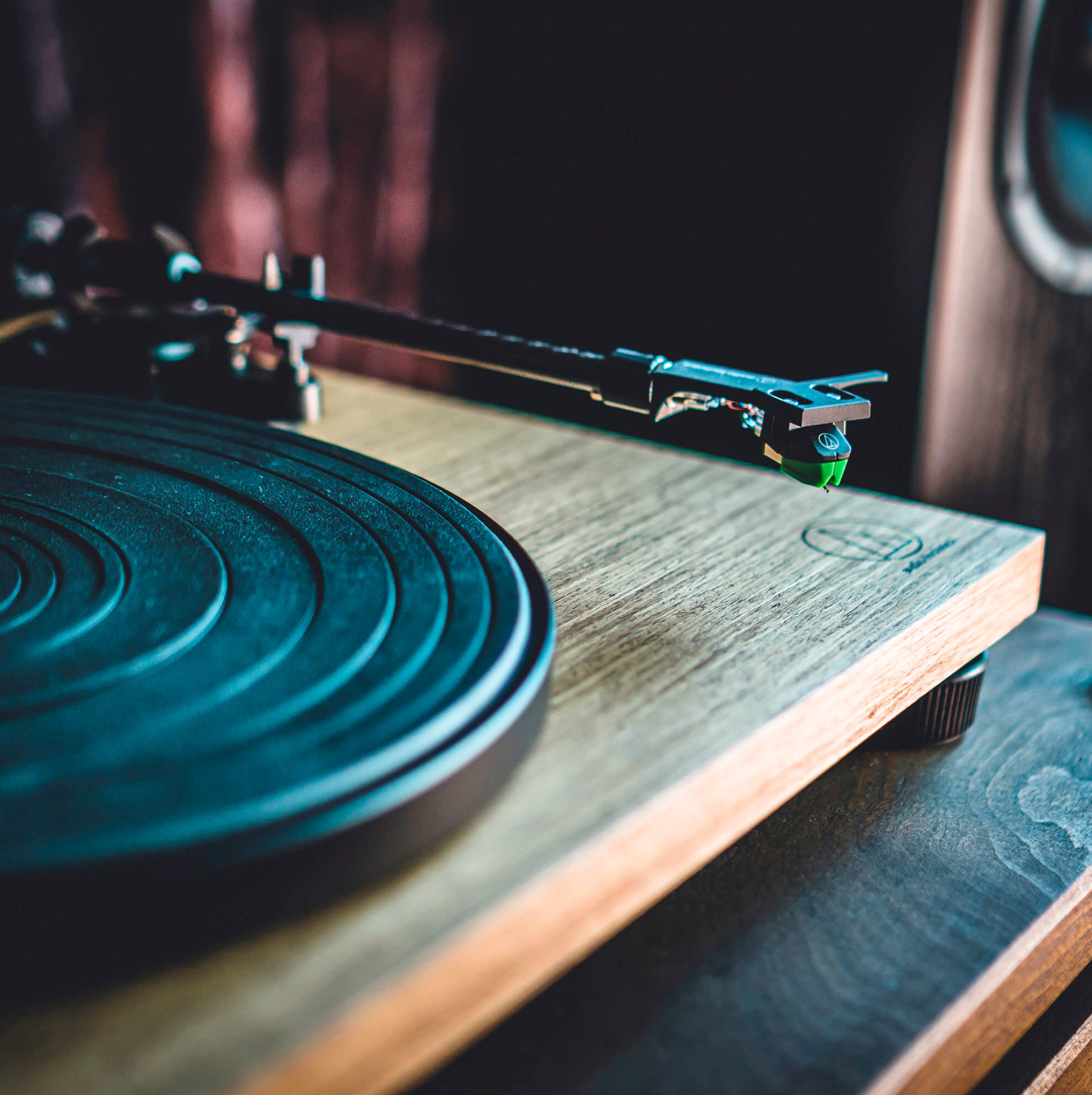 New - Audio Technica AT-LPW40WN Fully Manual Belt-Drive Turntable